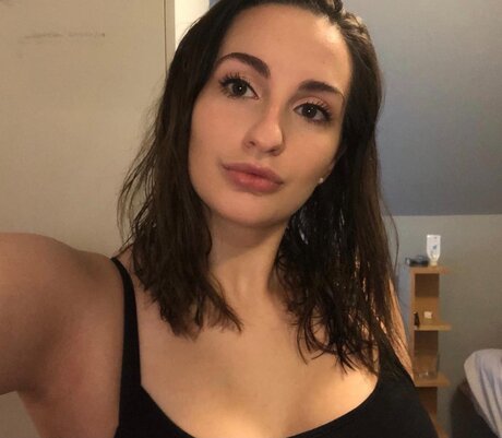 Naakte gelekte OnlyFans-foto van Florence Bleau