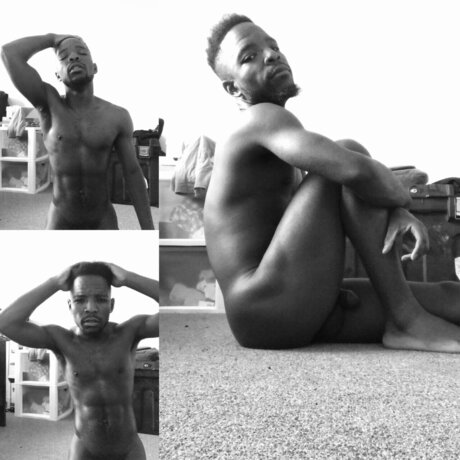 Naakte gelekte OnlyFans-foto van Sincerelyunderrated