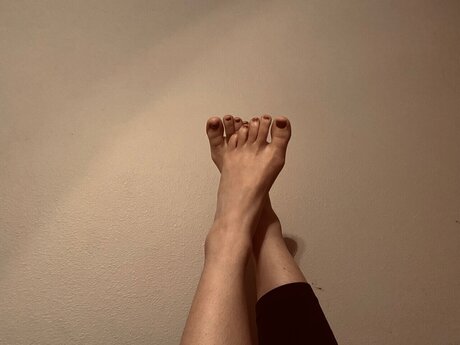 Pretty Little Feet 