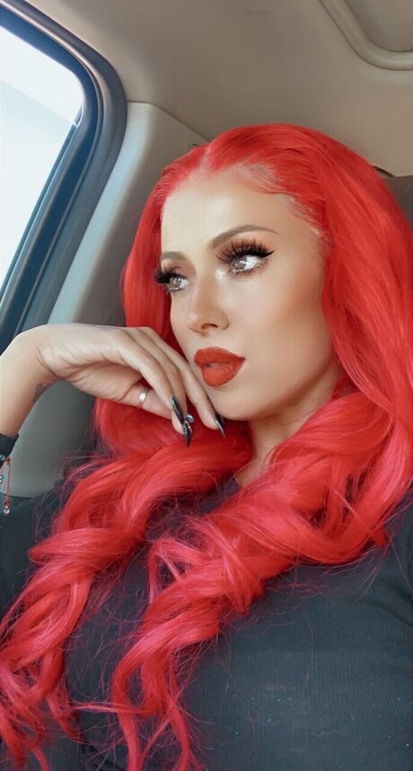 Naakte gelekte OnlyFans-foto van Carmen