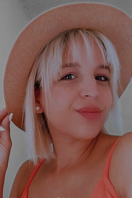 Naakte gelekte OnlyFans-foto van Paula