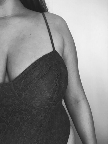 Naakte gelekte OnlyFans-foto van Emma18