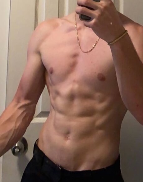 Naakte gelekte OnlyFans-foto van Diesel