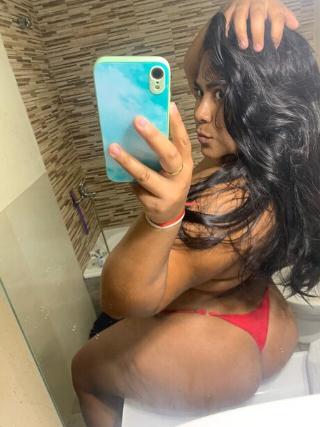 Naakte gelekte OnlyFans-foto van Florci 