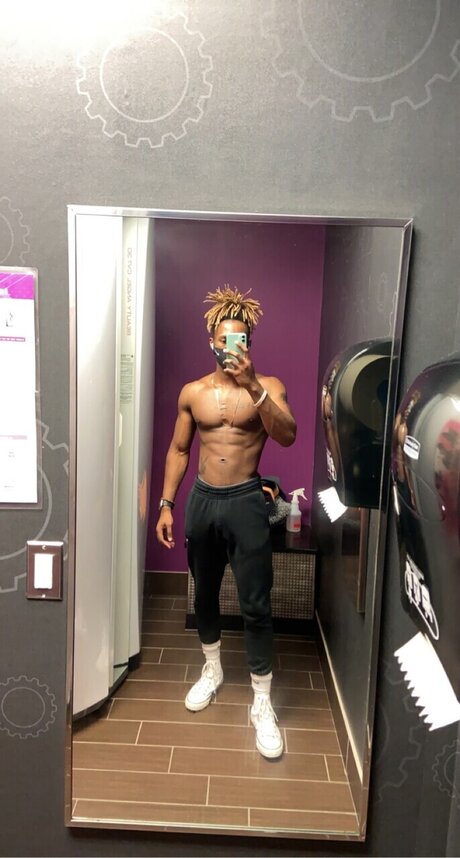 Naakte gelekte OnlyFans-foto van Ros Wilson