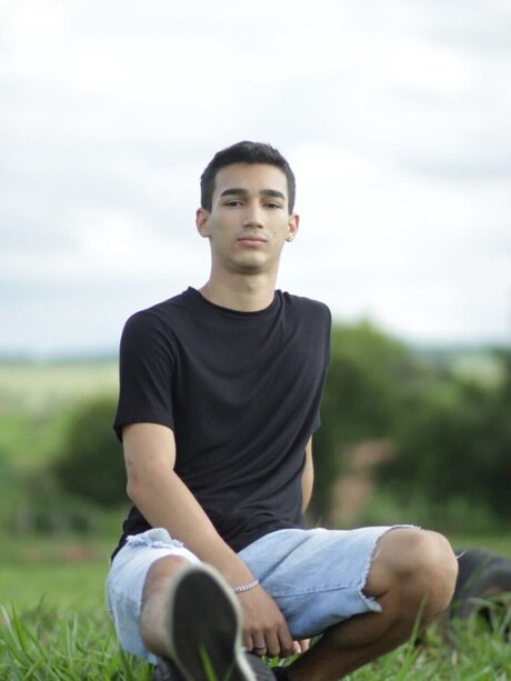 Naakte gelekte OnlyFans-foto van Bruno Alegra