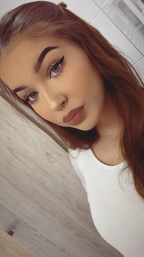 Naakte gelekte OnlyFans-foto van Viky