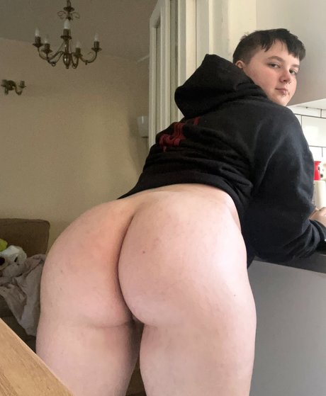 Naakte gelekte OnlyFans-foto van Ofscarll