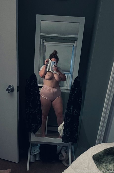 Naakte gelekte OnlyFans-foto van Amber Knox