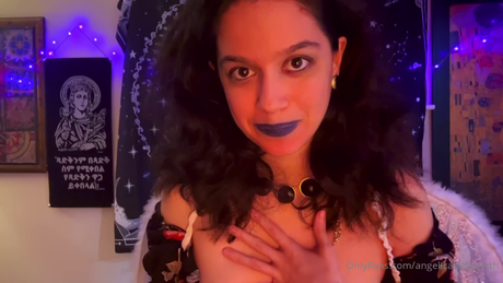 Naakte gelekte OnlyFans-foto van Angelica Asmr