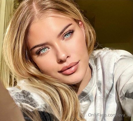Naakte gelekte OnlyFans-foto van Evaxx