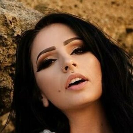 Naakte gelekte OnlyFans-foto van Angela Mazzanti