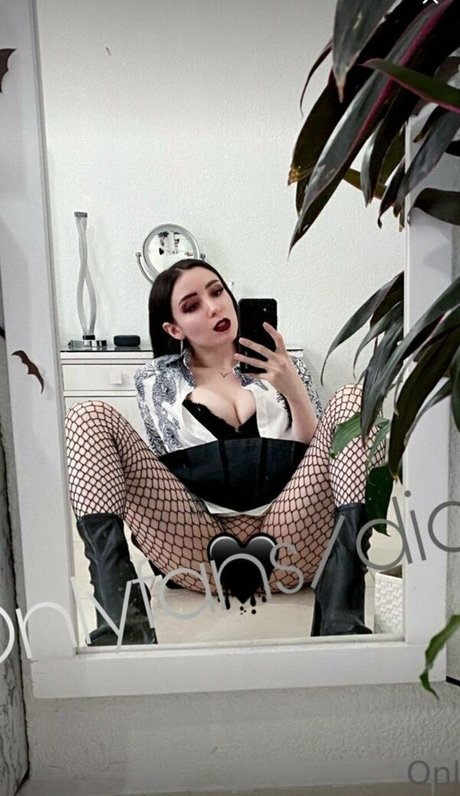 Naakte gelekte OnlyFans-foto van Dianaslrn
