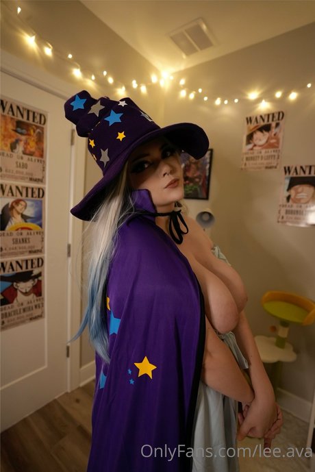 Holly Ava