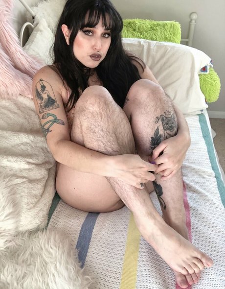 Naakte gelekte OnlyFans-foto van Bella Mae
