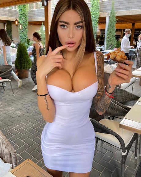 Alena Omovych