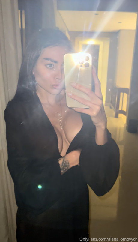Alena Omovych