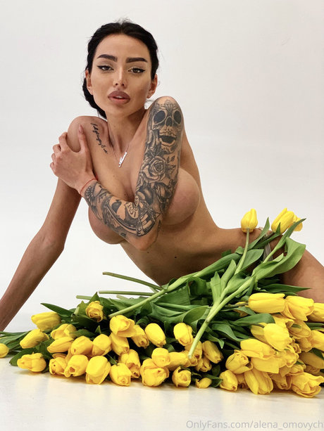 Alena Omovych