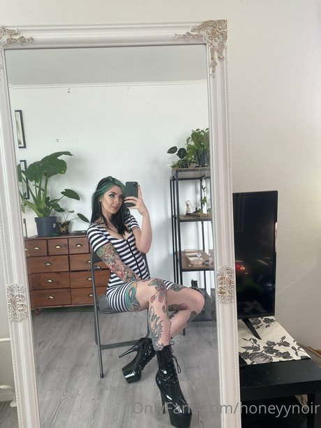 Honeyy Noir