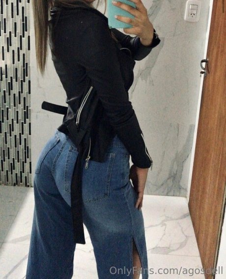 Naakte gelekte OnlyFans-foto van Agos Dell