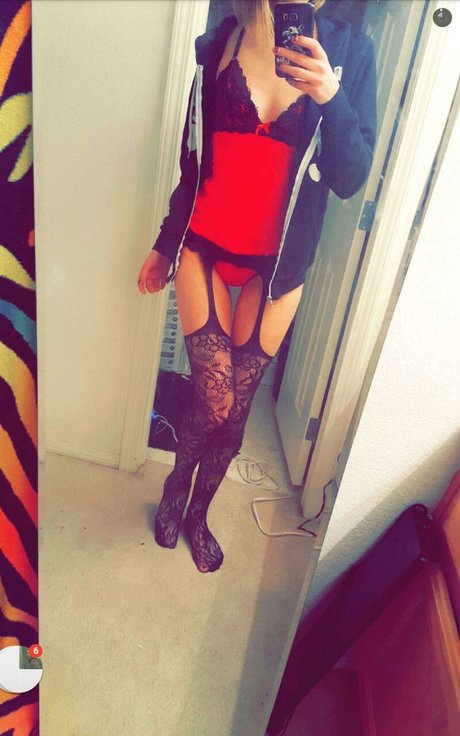 Naakte gelekte OnlyFans-foto van Kawaii Kelly