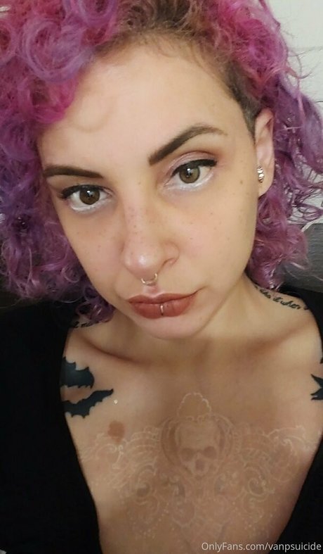 Naakte gelekte OnlyFans-foto van Vanpsuicide