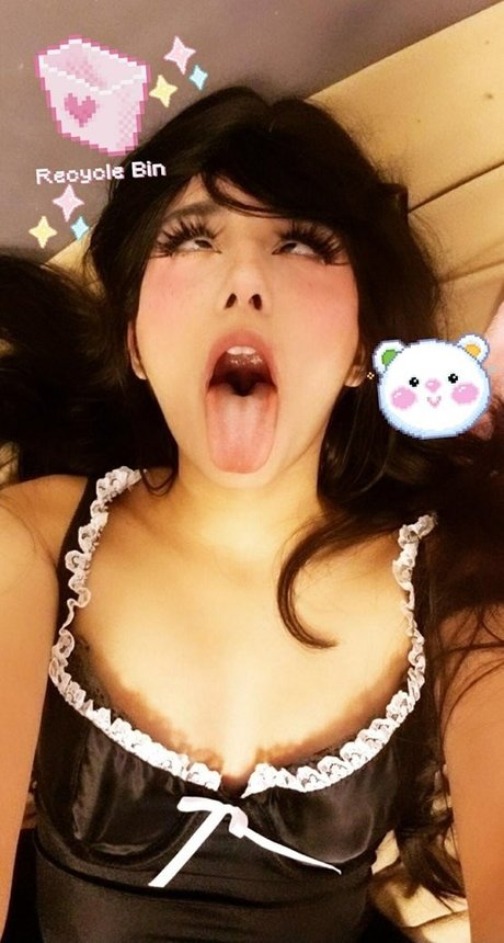 Naakte gelekte OnlyFans-foto van Hinawynne