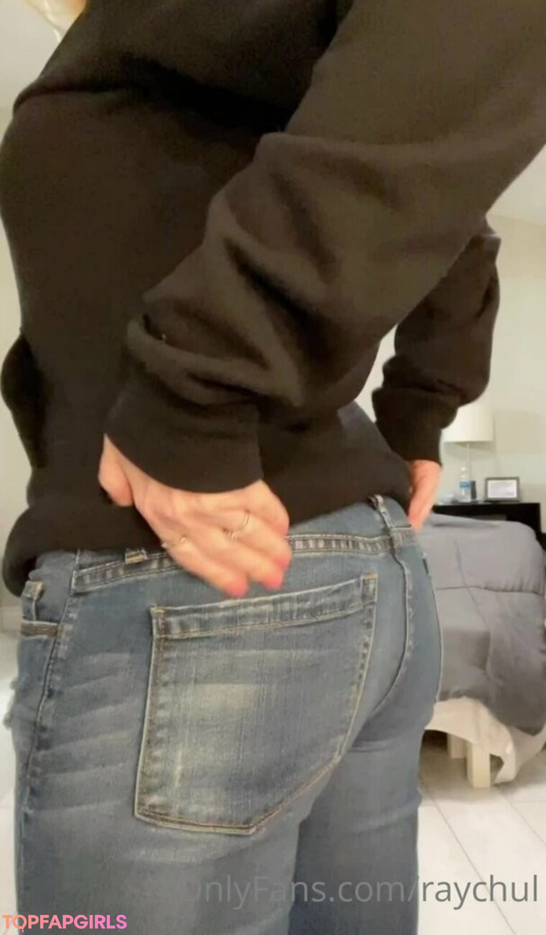 Naakte gelekte OnlyFans-foto van Raychul Moore #1015