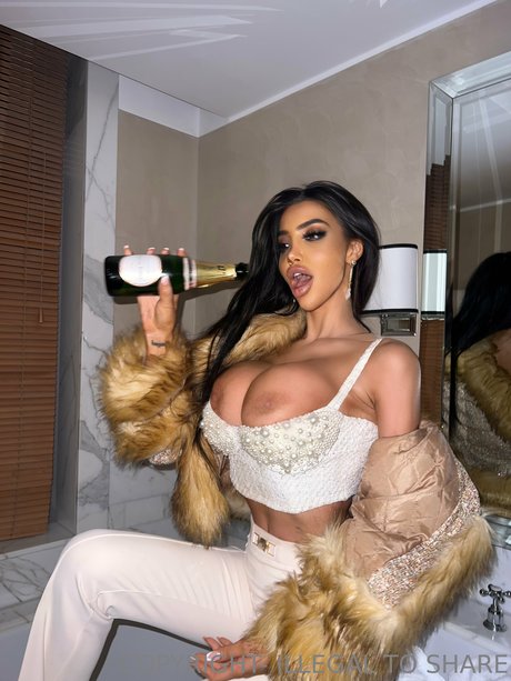 Chloe Khan