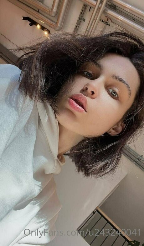 Naakte gelekte OnlyFans-foto van Mary Love