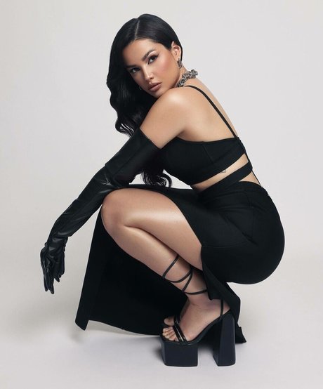 Naakte gelekte OnlyFans-foto van Juliette