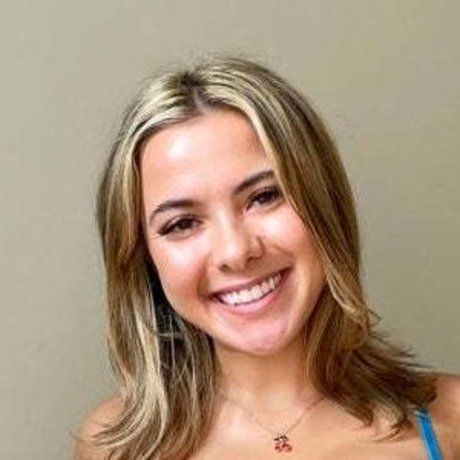 Naakte gelekte OnlyFans-foto van Madiiitay