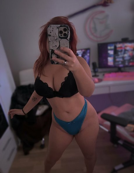 Naakte gelekte OnlyFans-foto van Niniitard