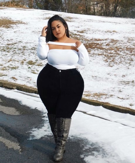 Naakte gelekte OnlyFans-foto van Uilanibabe