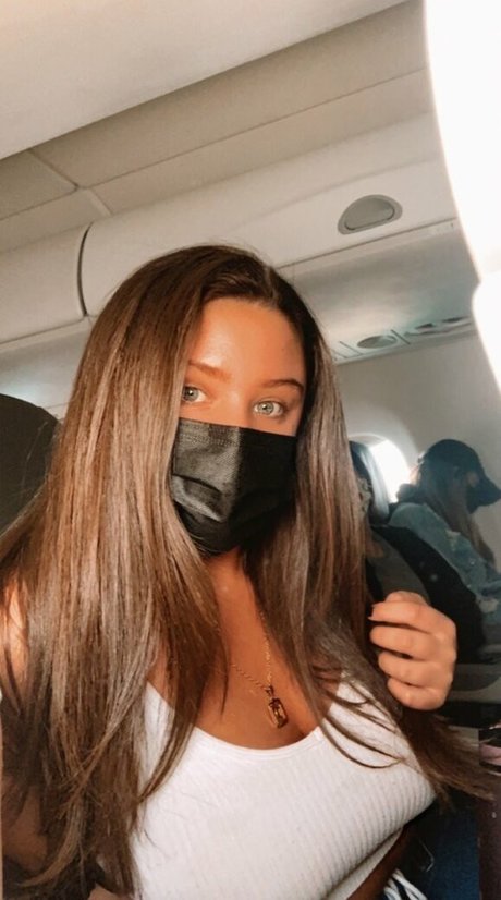 Naakte gelekte OnlyFans-foto van Dana S