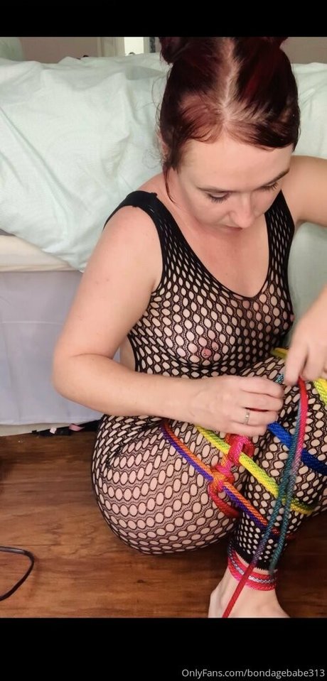 Naakte gelekte OnlyFans-foto van Bondagebabe313