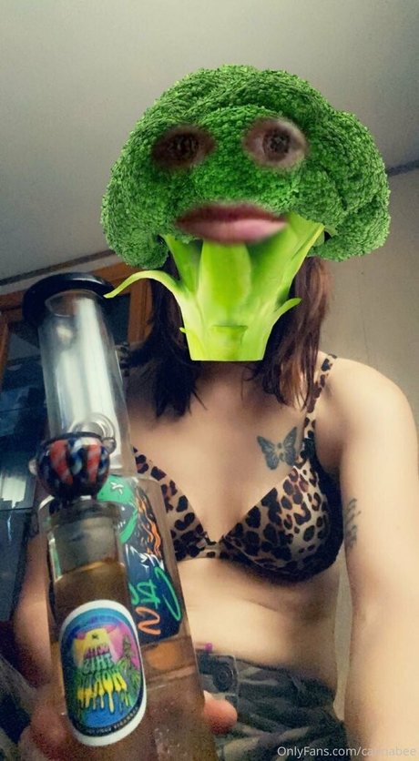 Naakte gelekte OnlyFans-foto van Prettypixie113