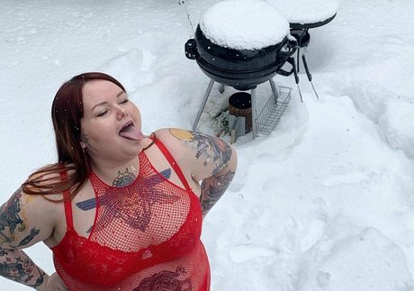 Naakte gelekte OnlyFans-foto van Giselebundtcake