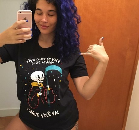 Naakte gelekte OnlyFans-foto van Cecilia Ramos