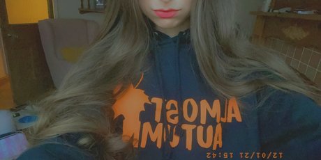 Naakte gelekte OnlyFans-foto van Almostautumnworld