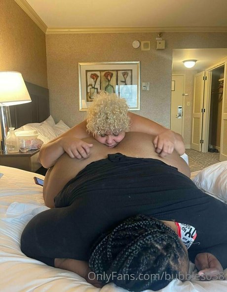 Naakte gelekte OnlyFans-foto van Bubbles038