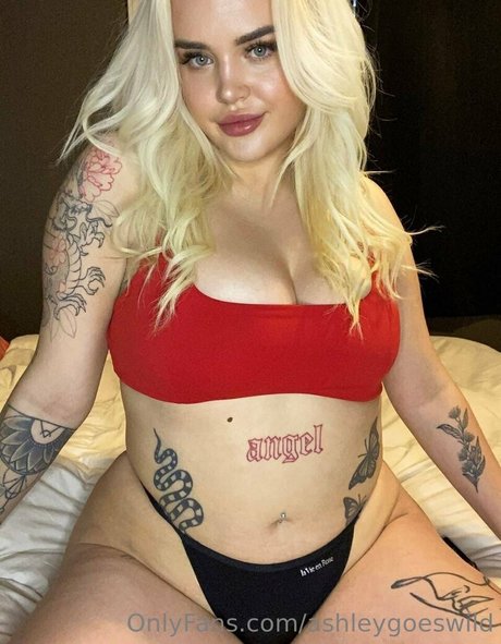Naakte gelekte OnlyFans-foto van Ashleygoeswild