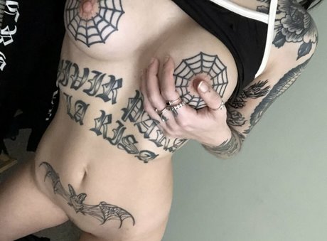 Naakte gelekte OnlyFans-foto van Creepyspice