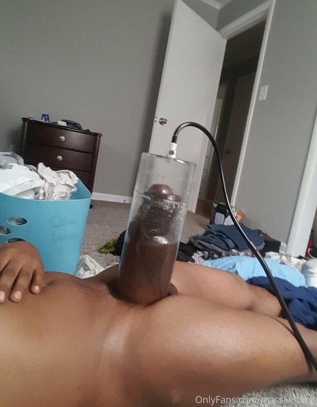 Naakte gelekte OnlyFans-foto van Massivobros