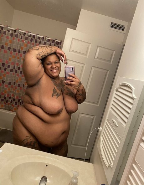 Naakte gelekte OnlyFans-foto van Justfat