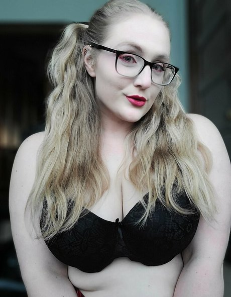 Naakte gelekte OnlyFans-foto van Yourlovelylady
