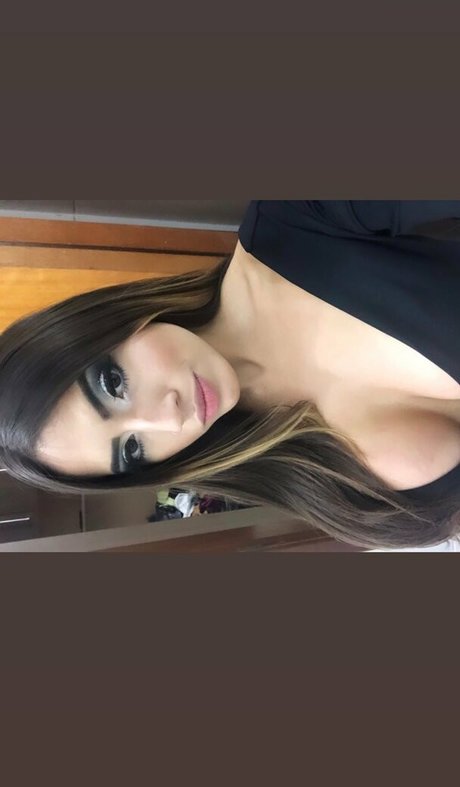 Naakte gelekte OnlyFans-foto van Kauane Siqueira