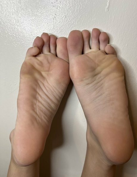 Naakte gelekte OnlyFans-foto van Breesfeet1