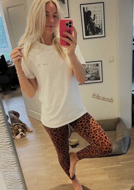 Naakte gelekte OnlyFans-foto van Carina Witthoeft