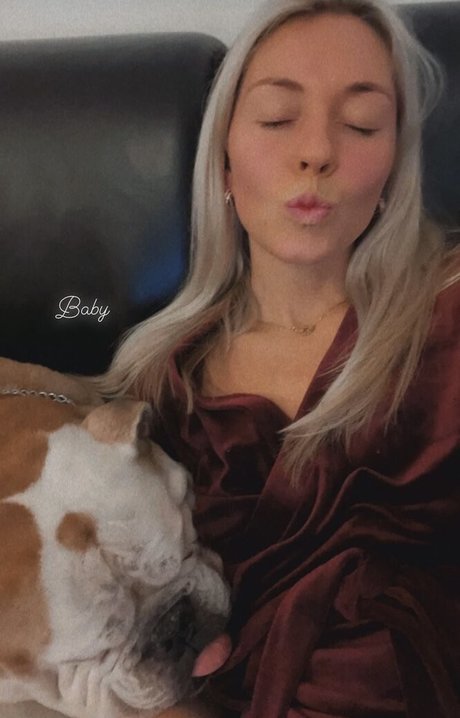 Naakte gelekte OnlyFans-foto van Carina Witthoeft